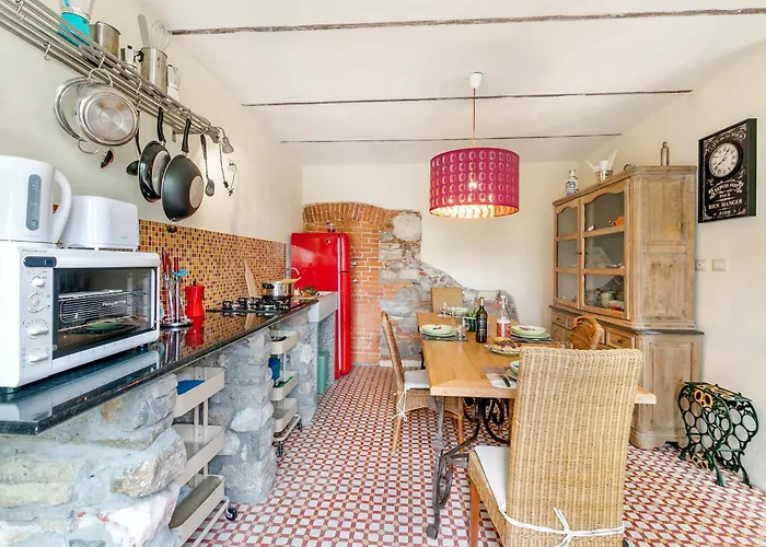 아파트 La Maison Du 50 Meters From - Happy Monvalle