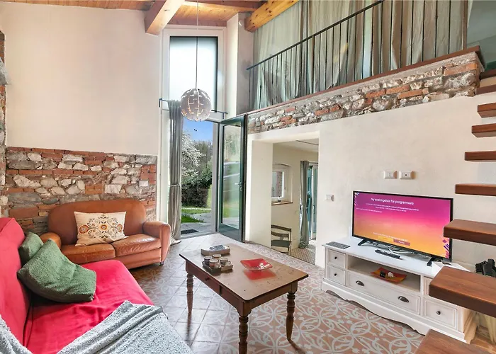 La Maison Du 50 Meters From - Happy Monvalle