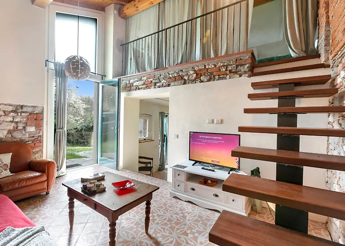 아파트 La Maison Du 50 Meters From - Happy Monvalle